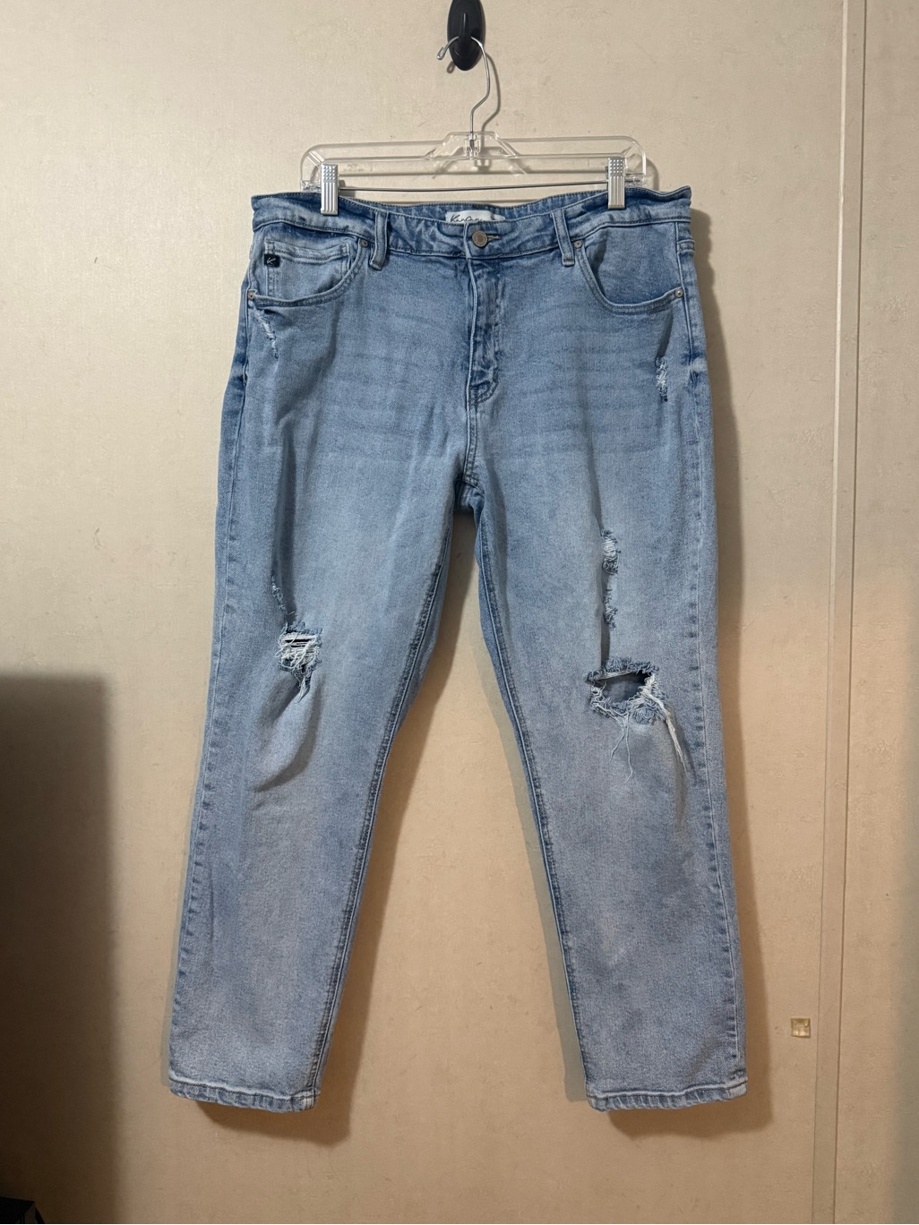 Kancan Distressed Mom Jeans | Light Wash Denim | Size 32